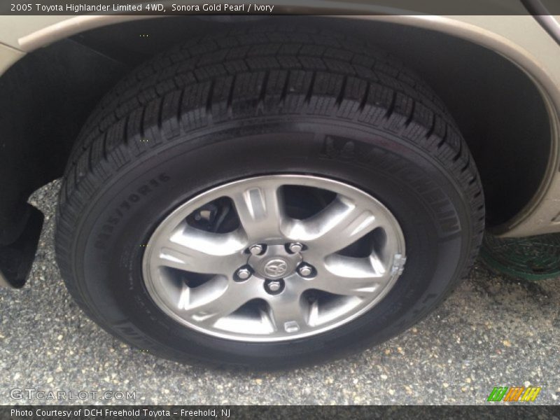 Sonora Gold Pearl / Ivory 2005 Toyota Highlander Limited 4WD
