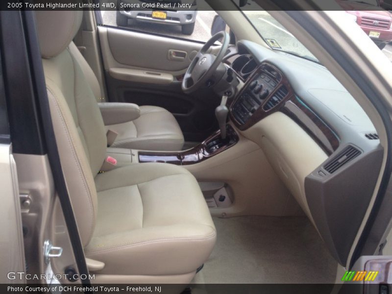 Sonora Gold Pearl / Ivory 2005 Toyota Highlander Limited 4WD