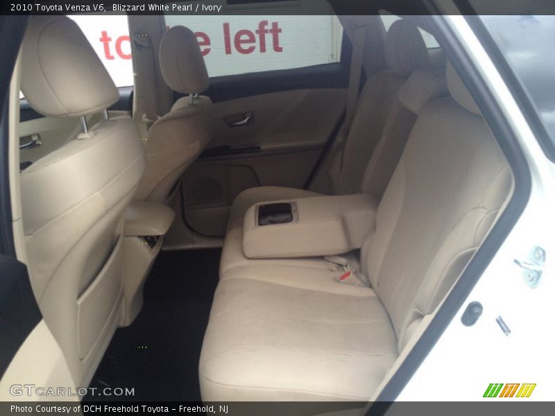Blizzard White Pearl / Ivory 2010 Toyota Venza V6