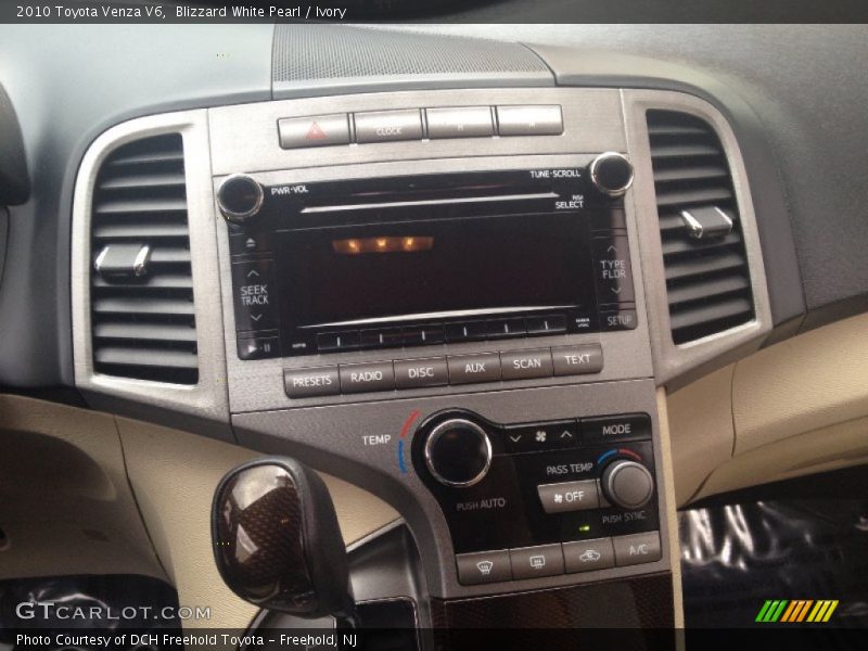 Blizzard White Pearl / Ivory 2010 Toyota Venza V6