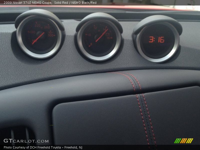 Solid Red / NISMO Black/Red 2009 Nissan 370Z NISMO Coupe