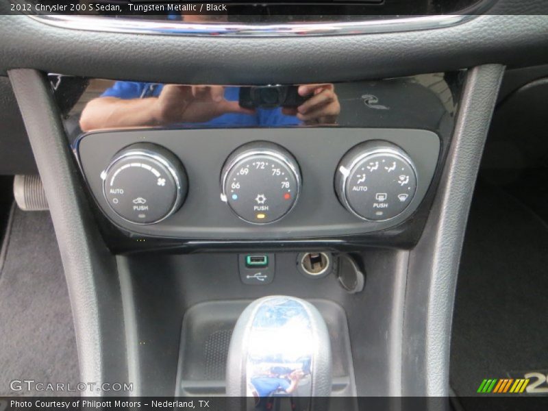 Tungsten Metallic / Black 2012 Chrysler 200 S Sedan