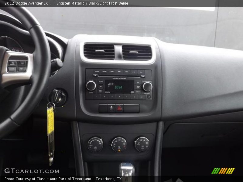 Tungsten Metallic / Black/Light Frost Beige 2012 Dodge Avenger SXT