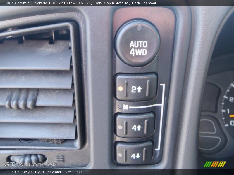 Dark Green Metallic / Dark Charcoal 2004 Chevrolet Silverado 1500 Z71 Crew Cab 4x4