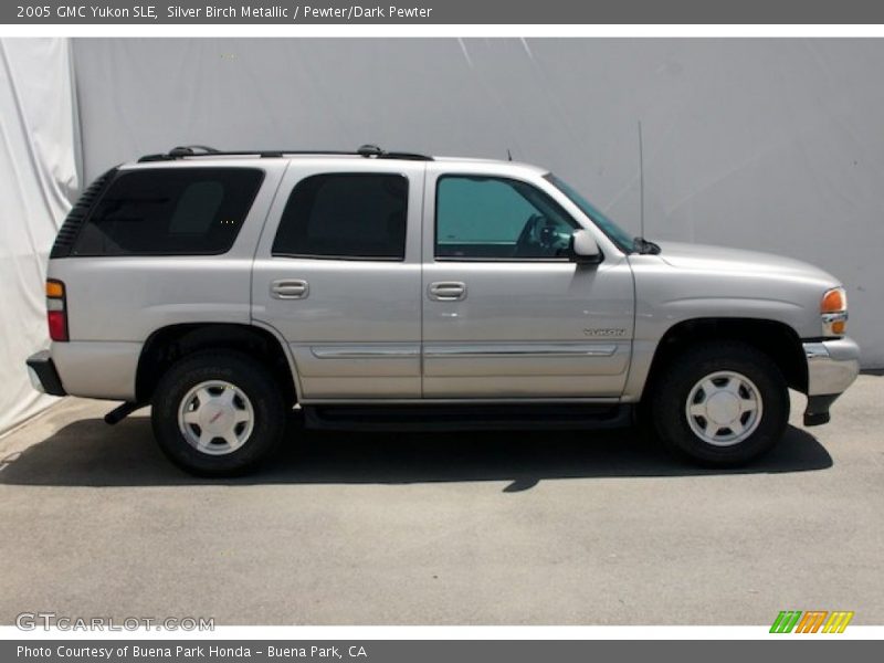 Silver Birch Metallic / Pewter/Dark Pewter 2005 GMC Yukon SLE
