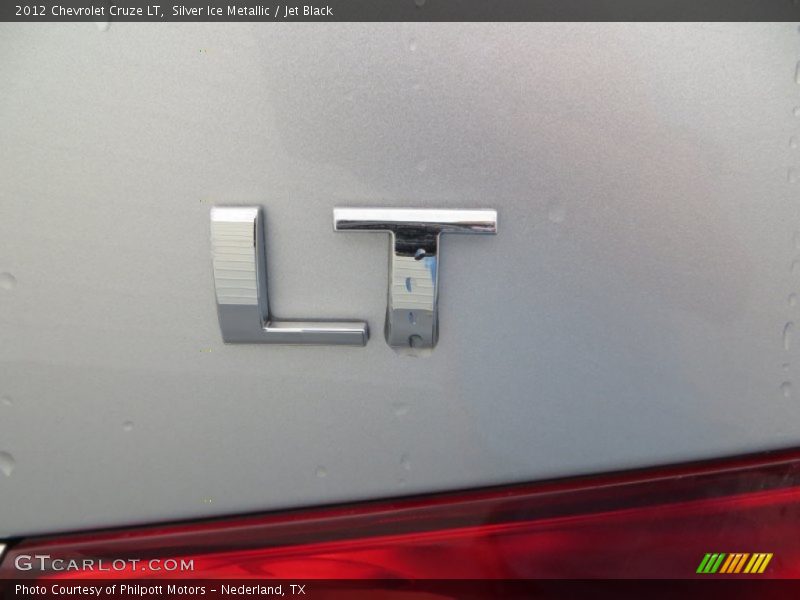 Silver Ice Metallic / Jet Black 2012 Chevrolet Cruze LT