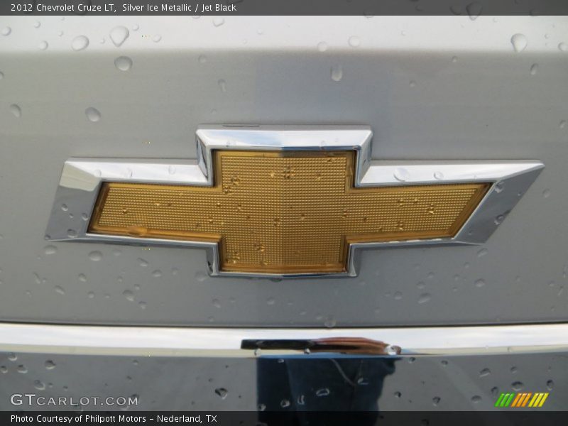 Silver Ice Metallic / Jet Black 2012 Chevrolet Cruze LT