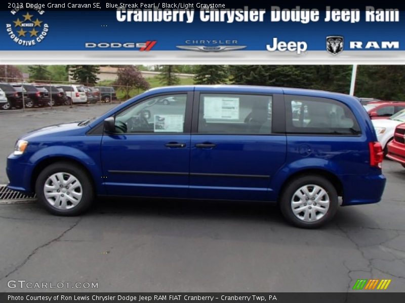 Blue Streak Pearl / Black/Light Graystone 2013 Dodge Grand Caravan SE
