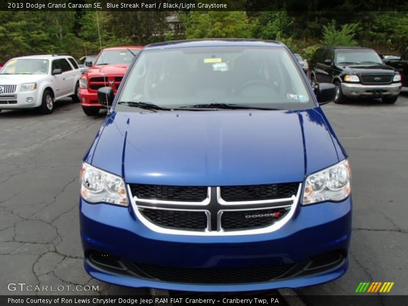 Blue Streak Pearl / Black/Light Graystone 2013 Dodge Grand Caravan SE