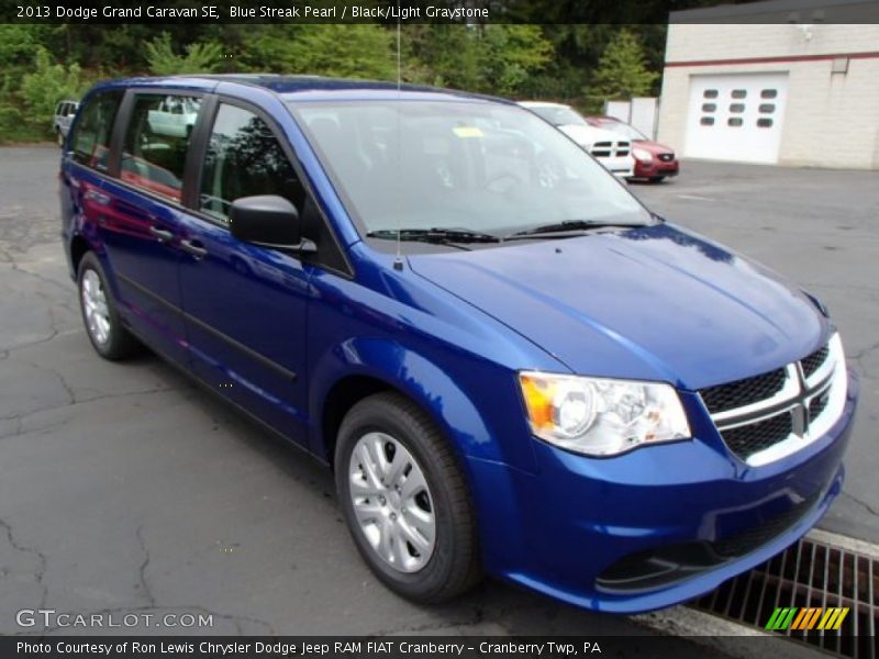 Blue Streak Pearl / Black/Light Graystone 2013 Dodge Grand Caravan SE