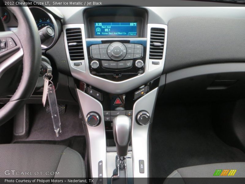 Silver Ice Metallic / Jet Black 2012 Chevrolet Cruze LT