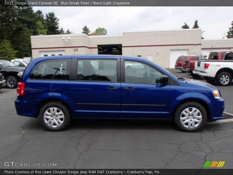Blue Streak Pearl / Black/Light Graystone 2013 Dodge Grand Caravan SE