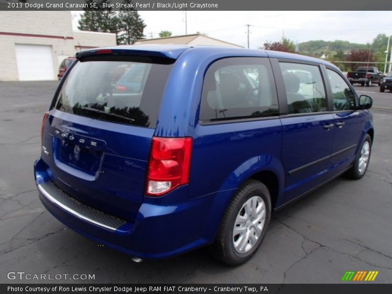 Blue Streak Pearl / Black/Light Graystone 2013 Dodge Grand Caravan SE