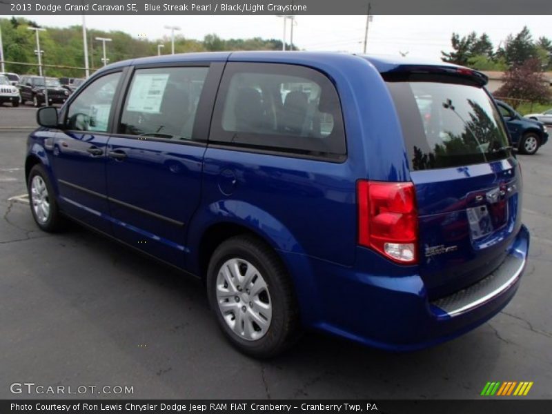 Blue Streak Pearl / Black/Light Graystone 2013 Dodge Grand Caravan SE