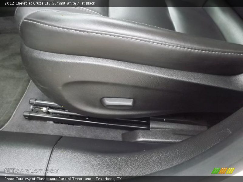 Summit White / Jet Black 2012 Chevrolet Cruze LT