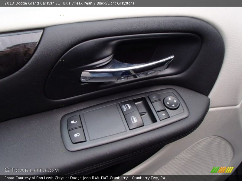 Blue Streak Pearl / Black/Light Graystone 2013 Dodge Grand Caravan SE