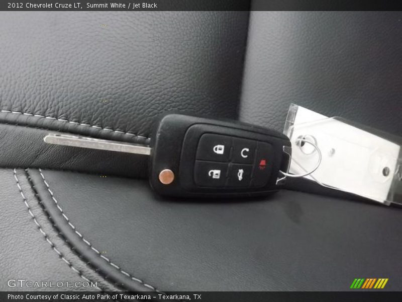 Summit White / Jet Black 2012 Chevrolet Cruze LT