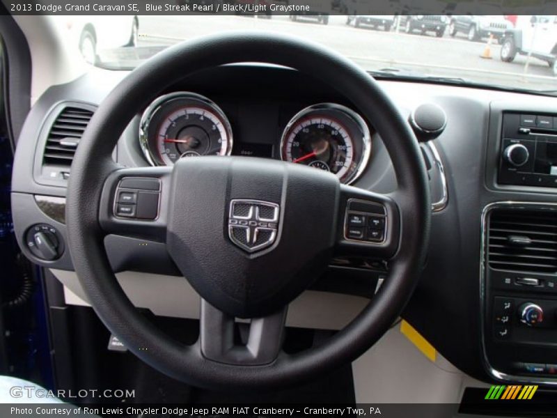 Blue Streak Pearl / Black/Light Graystone 2013 Dodge Grand Caravan SE