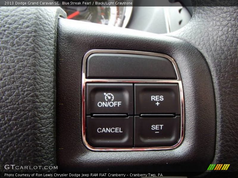 Blue Streak Pearl / Black/Light Graystone 2013 Dodge Grand Caravan SE