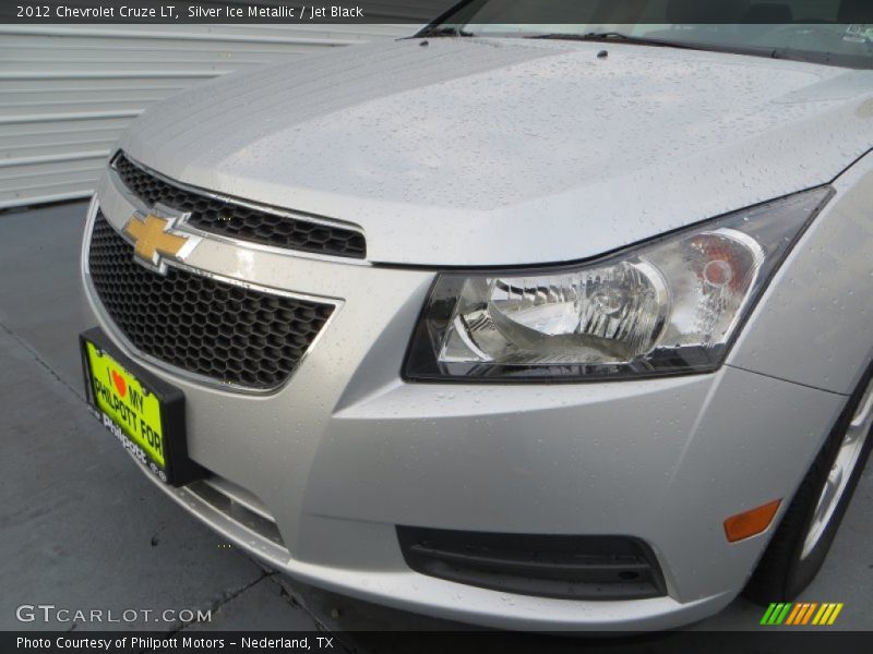 Silver Ice Metallic / Jet Black 2012 Chevrolet Cruze LT