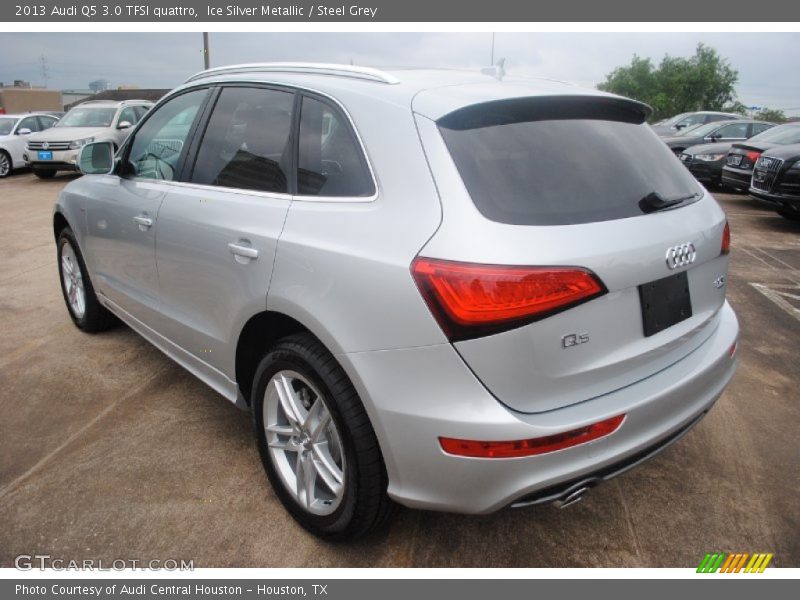 Rear 3/4 View - 2013 Audi Q5 3.0 TFSI quattro