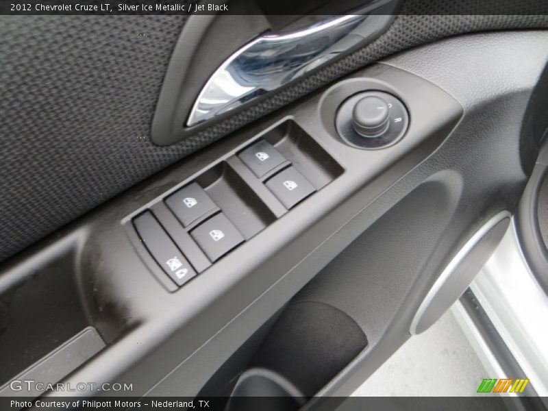 Silver Ice Metallic / Jet Black 2012 Chevrolet Cruze LT