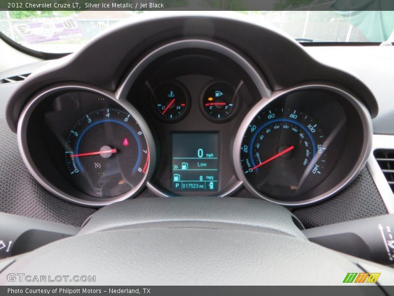 Silver Ice Metallic / Jet Black 2012 Chevrolet Cruze LT