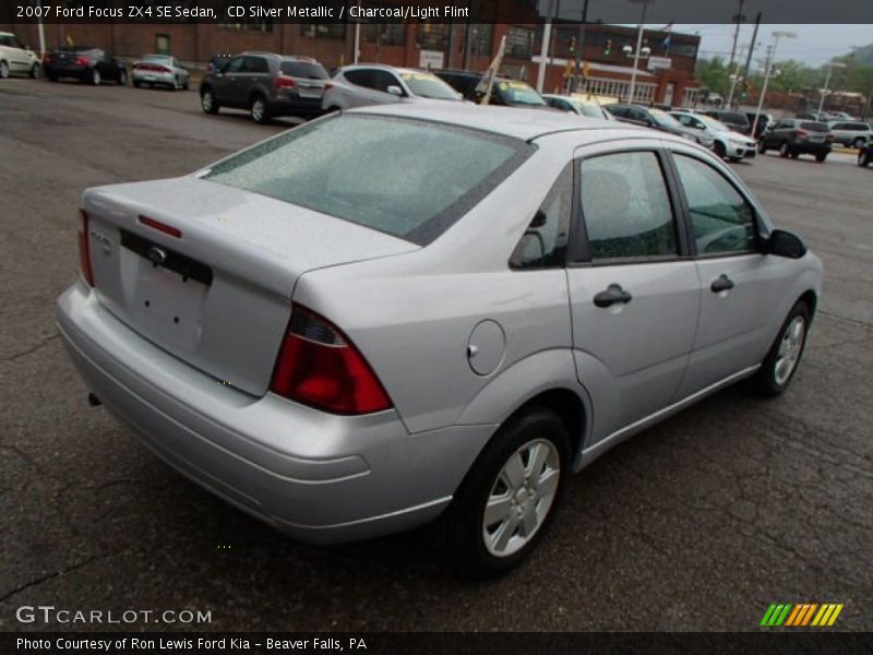 CD Silver Metallic / Charcoal/Light Flint 2007 Ford Focus ZX4 SE Sedan
