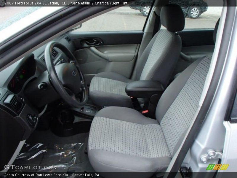  2007 Focus ZX4 SE Sedan Charcoal/Light Flint Interior