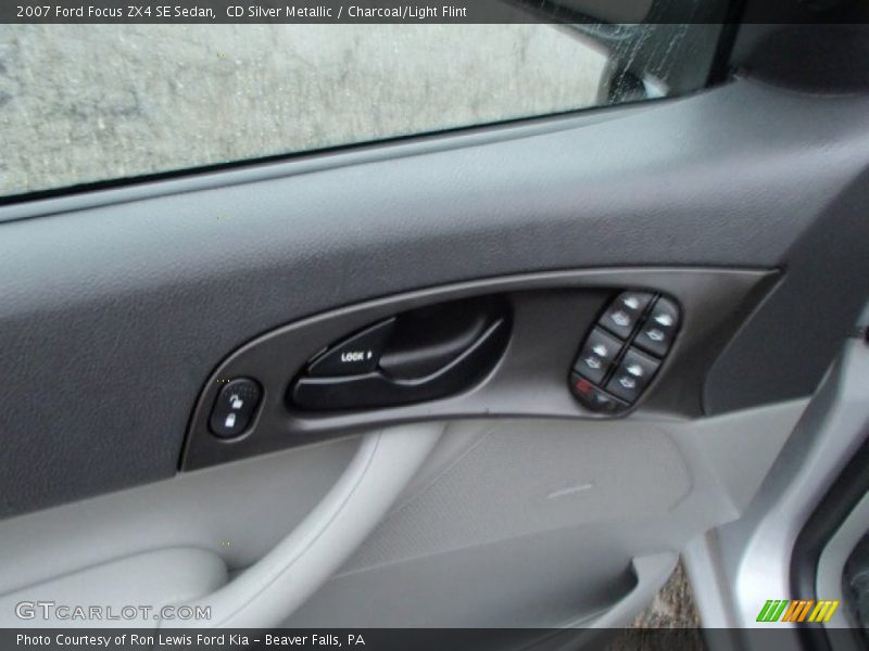 CD Silver Metallic / Charcoal/Light Flint 2007 Ford Focus ZX4 SE Sedan