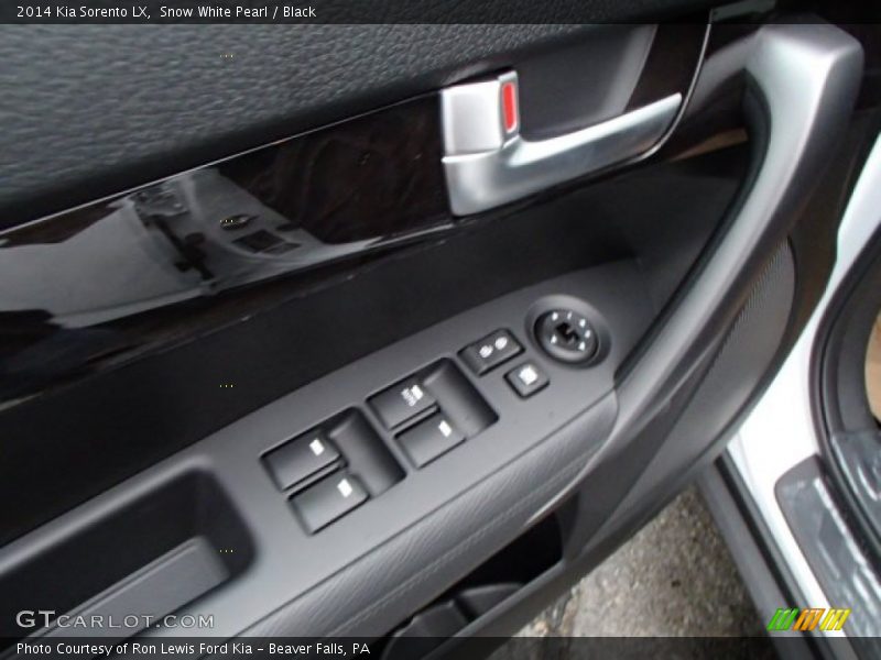 Snow White Pearl / Black 2014 Kia Sorento LX