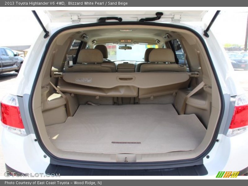 Blizzard White Pearl / Sand Beige 2013 Toyota Highlander V6 4WD