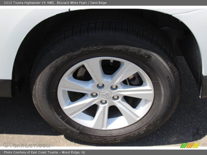 Blizzard White Pearl / Sand Beige 2013 Toyota Highlander V6 4WD