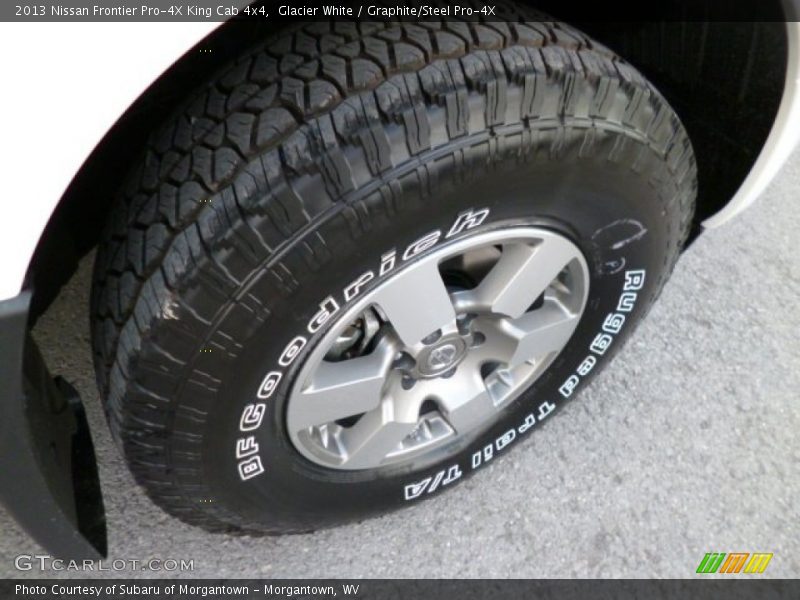 Glacier White / Graphite/Steel Pro-4X 2013 Nissan Frontier Pro-4X King Cab 4x4