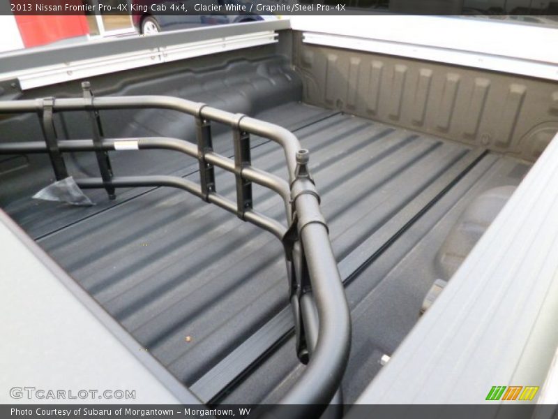 Glacier White / Graphite/Steel Pro-4X 2013 Nissan Frontier Pro-4X King Cab 4x4