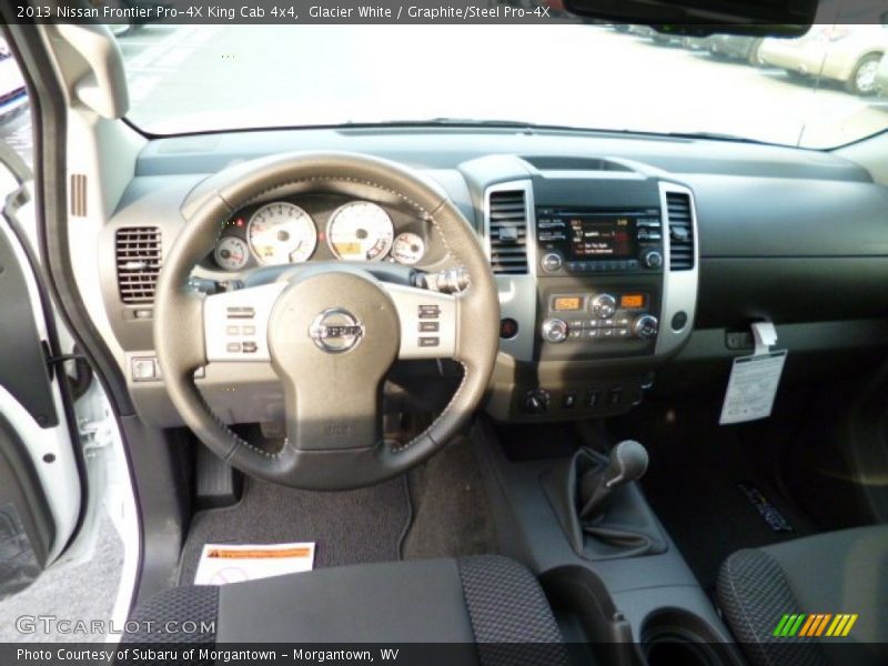 Glacier White / Graphite/Steel Pro-4X 2013 Nissan Frontier Pro-4X King Cab 4x4