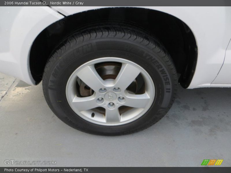 Nordic White / Gray 2006 Hyundai Tucson GL