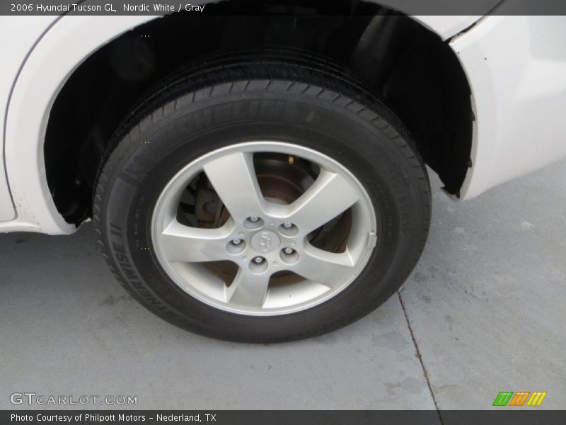 Nordic White / Gray 2006 Hyundai Tucson GL