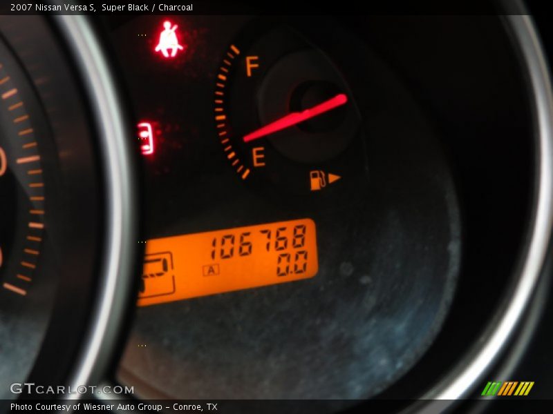 Super Black / Charcoal 2007 Nissan Versa S