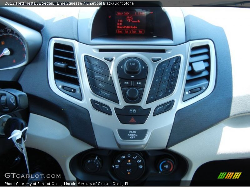 Lime Squeeze / Charcoal Black/Light Stone 2013 Ford Fiesta SE Sedan