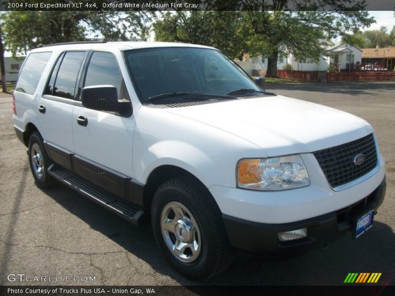 Oxford White / Medium Flint Gray 2004 Ford Expedition XLT 4x4