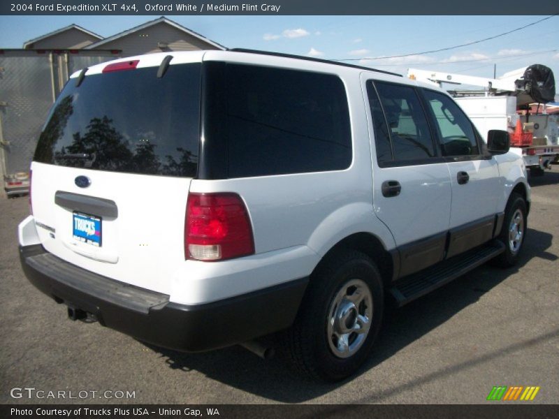 Oxford White / Medium Flint Gray 2004 Ford Expedition XLT 4x4