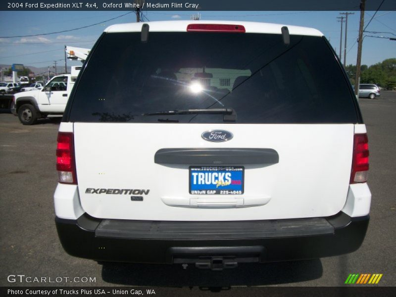 Oxford White / Medium Flint Gray 2004 Ford Expedition XLT 4x4