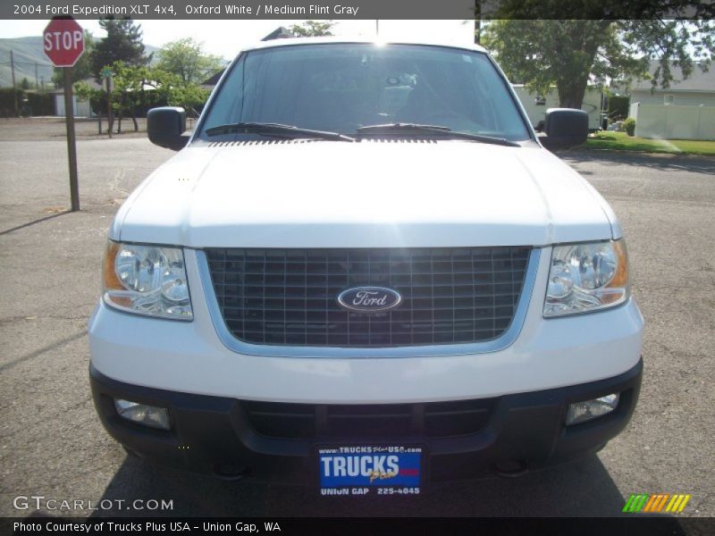 Oxford White / Medium Flint Gray 2004 Ford Expedition XLT 4x4