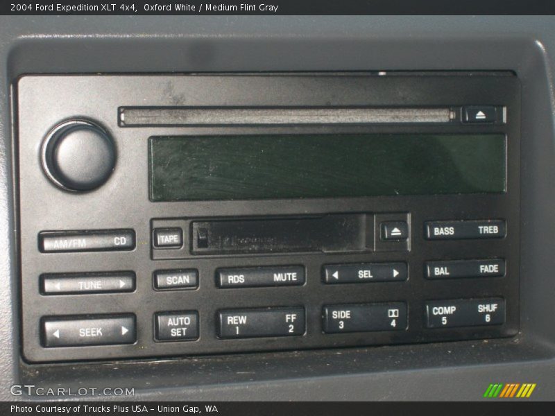 Oxford White / Medium Flint Gray 2004 Ford Expedition XLT 4x4