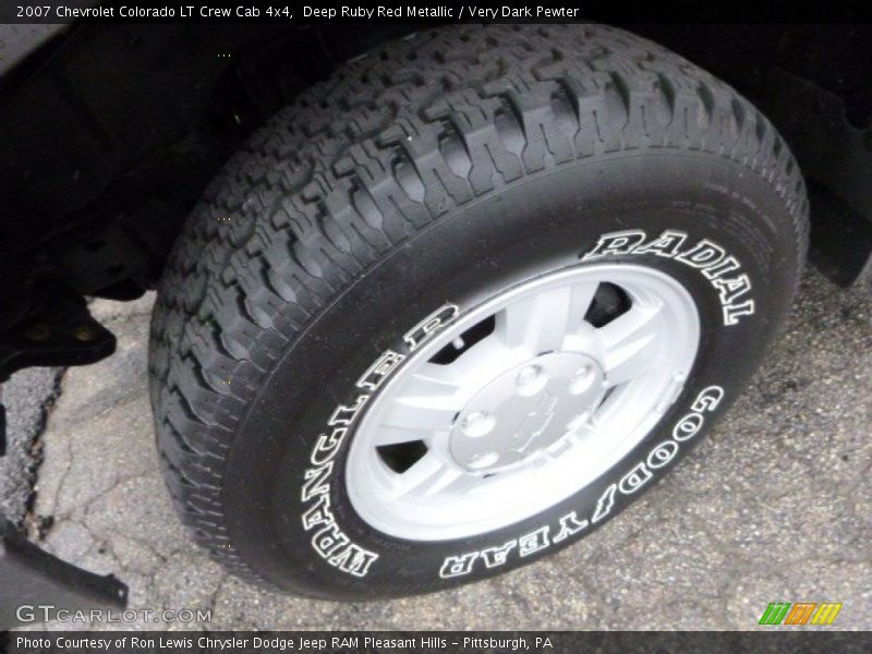Deep Ruby Red Metallic / Very Dark Pewter 2007 Chevrolet Colorado LT Crew Cab 4x4