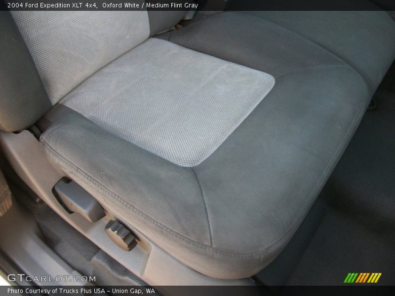Oxford White / Medium Flint Gray 2004 Ford Expedition XLT 4x4