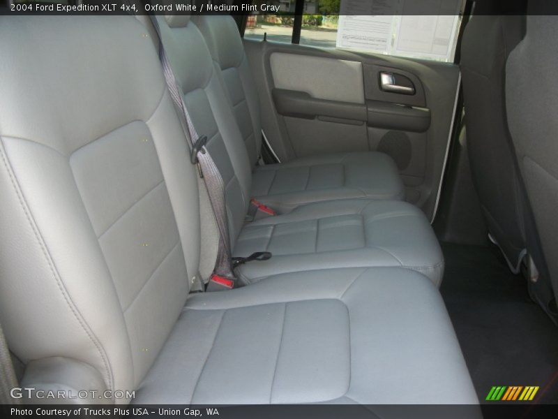 Oxford White / Medium Flint Gray 2004 Ford Expedition XLT 4x4