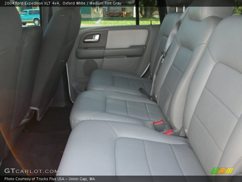 Oxford White / Medium Flint Gray 2004 Ford Expedition XLT 4x4