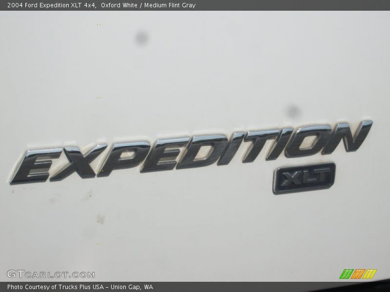 Oxford White / Medium Flint Gray 2004 Ford Expedition XLT 4x4